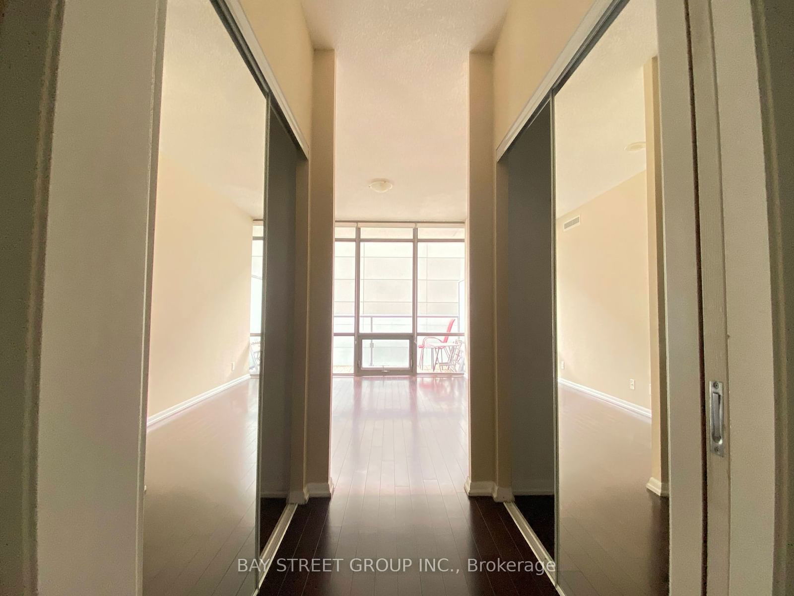 832 Bay St, unit 1410 for rent - image #8