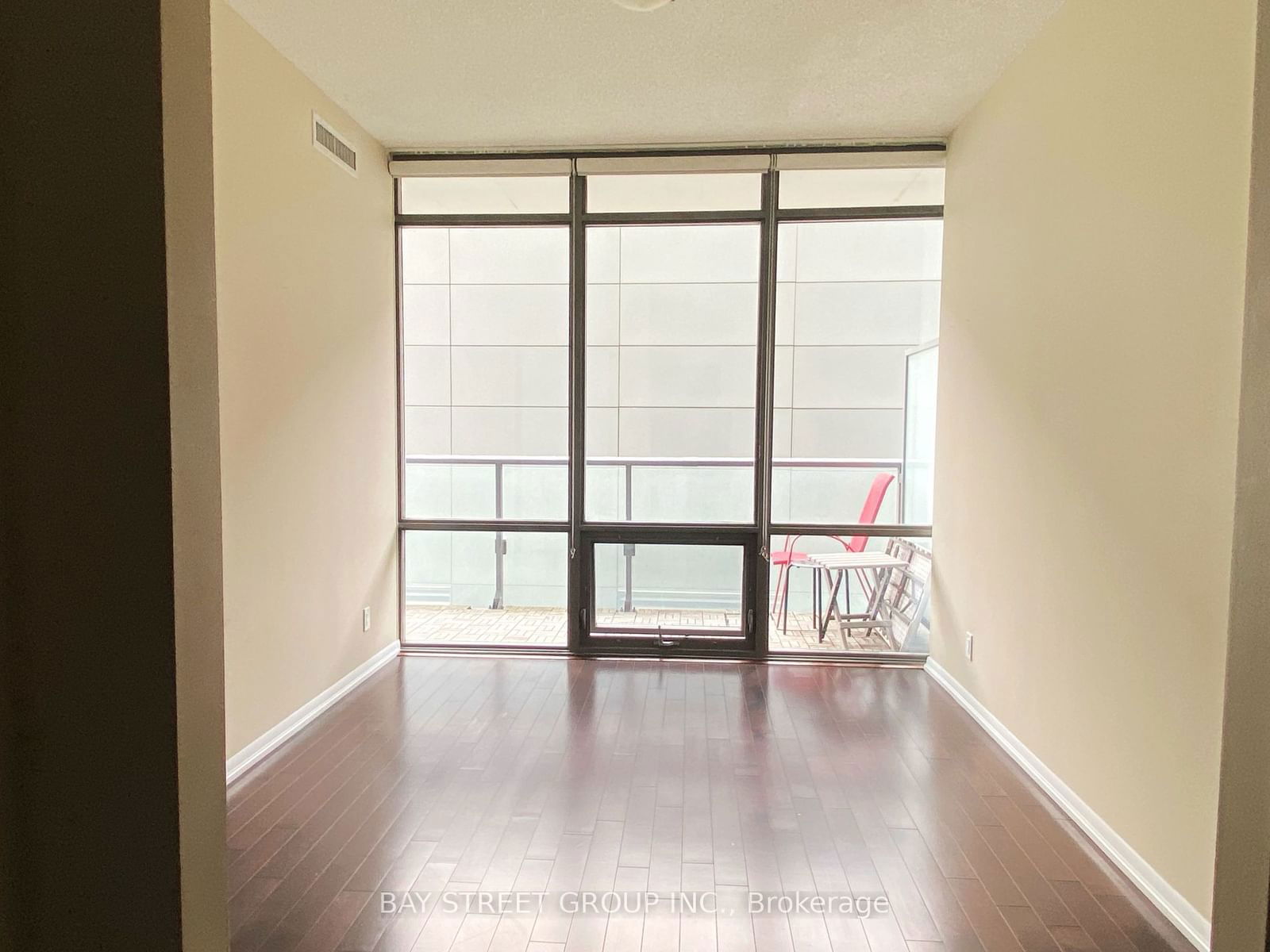 832 Bay St, unit 1410 for rent