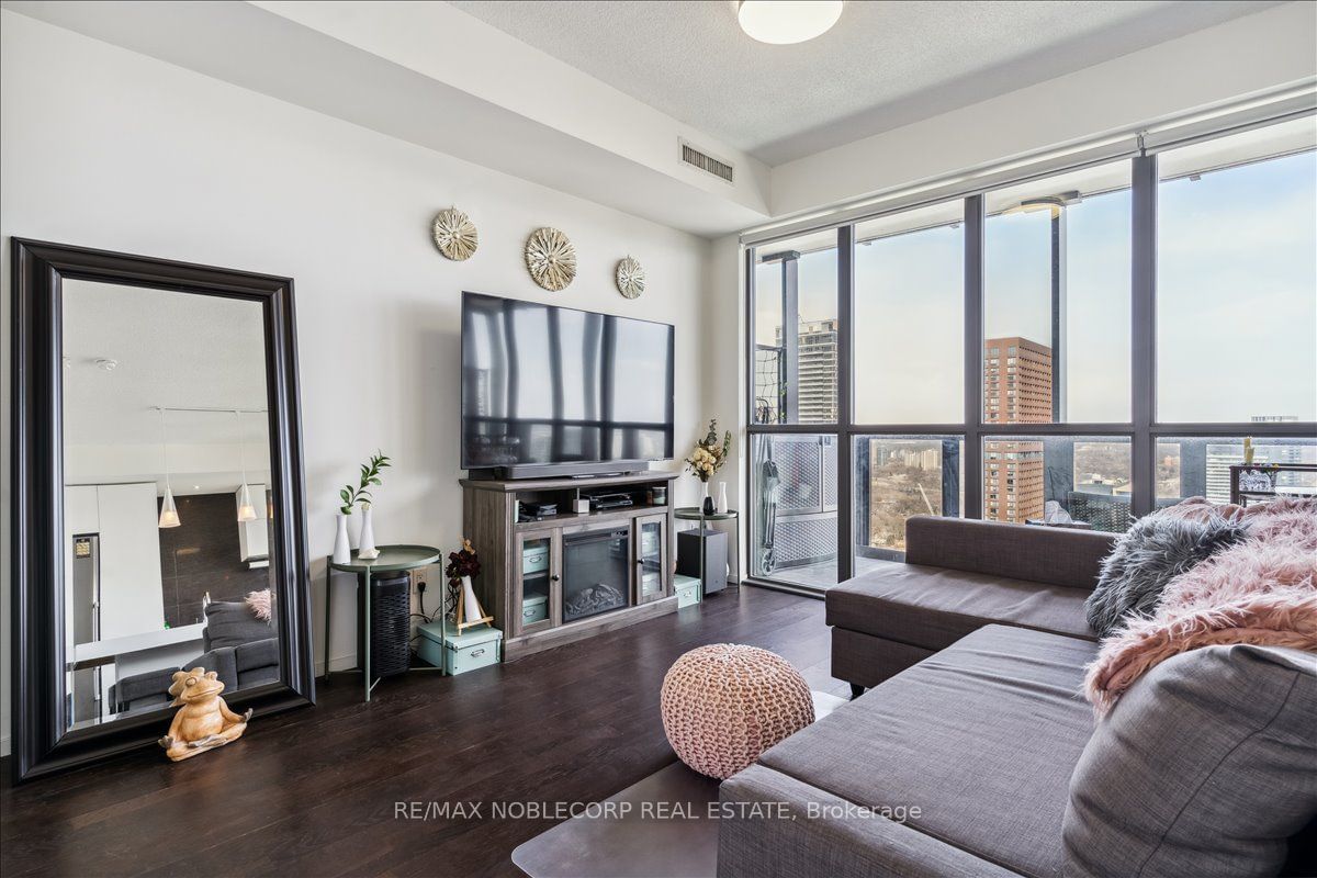 101 Charles St E, unit 4211 for sale - image #12