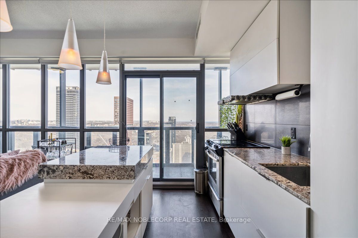 101 Charles St E, unit 4211 for sale - image #16