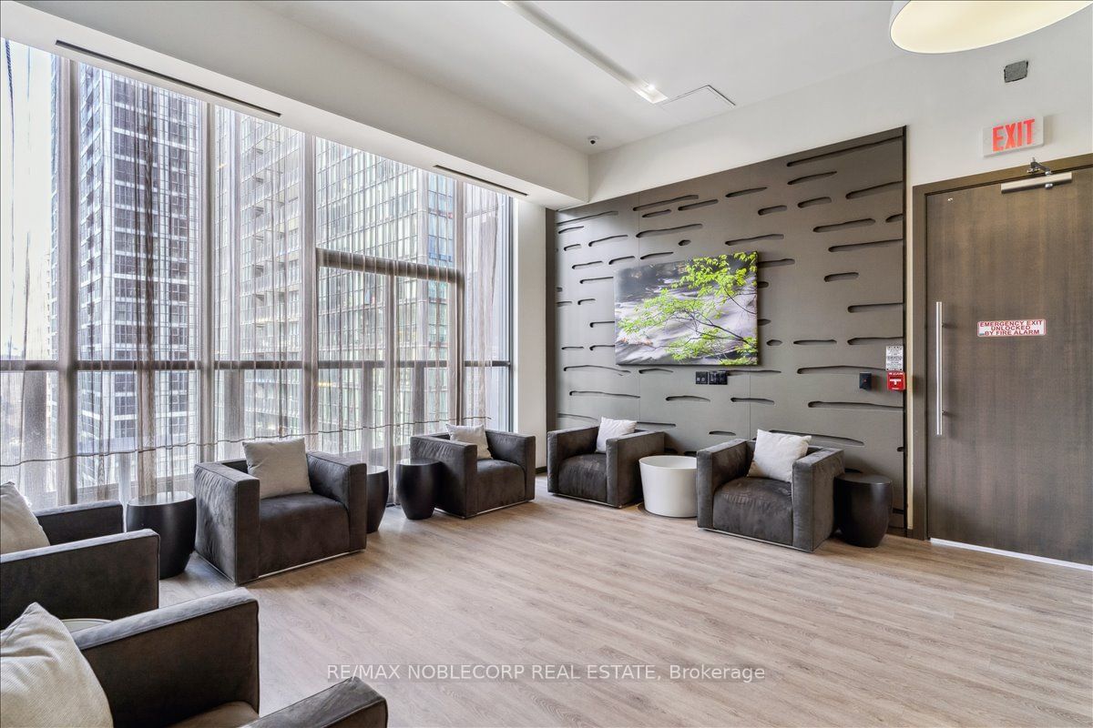 101 Charles St E, unit 4211 for sale - image #29