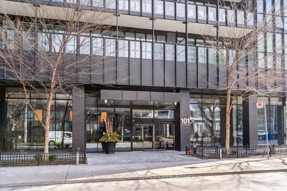 101 Charles St E, unit 4211 for sale