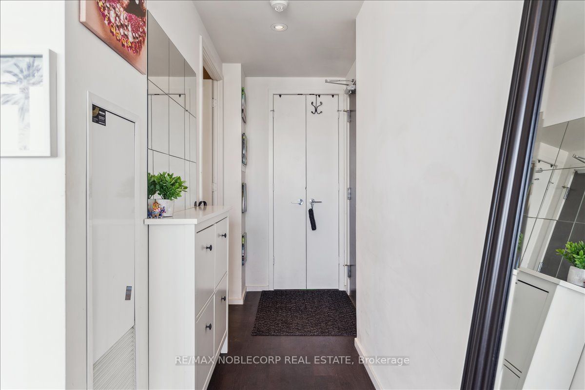 101 Charles St E, unit 4211 for sale - image #8