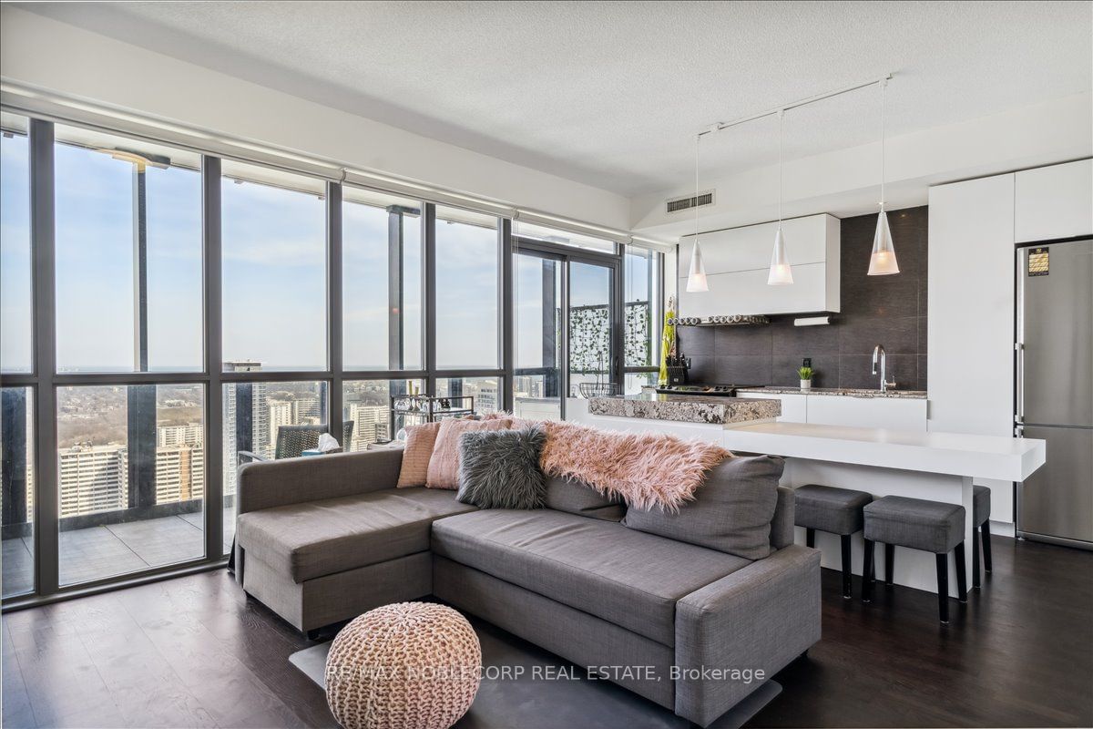 101 Charles St E, unit 4211 for sale