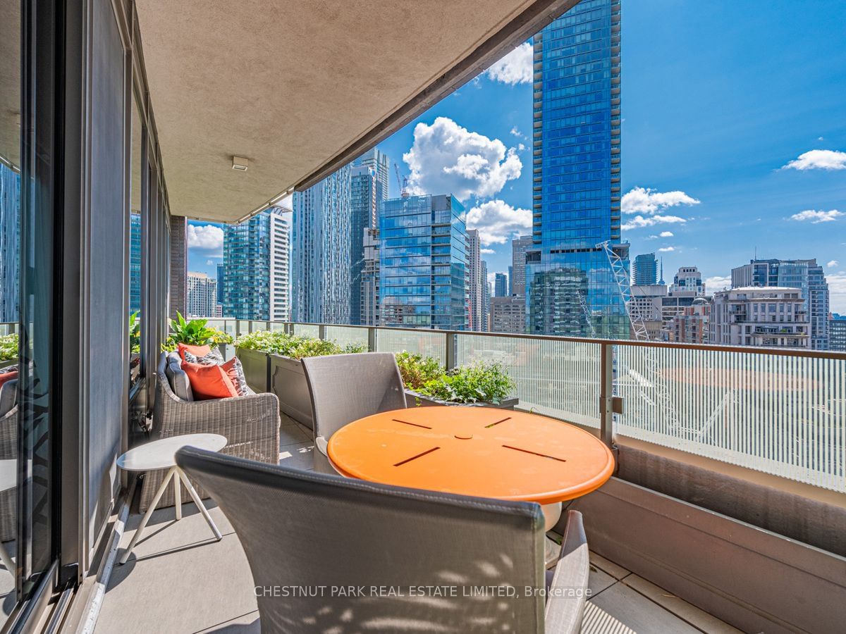 88 Davenport Rd, unit 1802 for sale