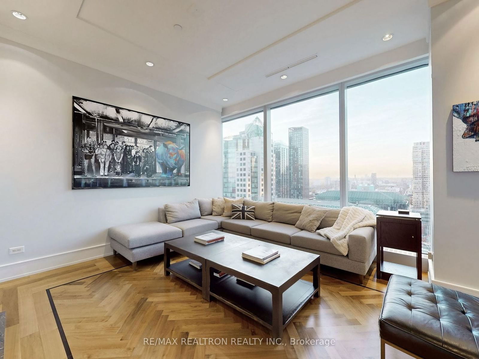 183 Wellington St W, unit 2302 for sale - image #3