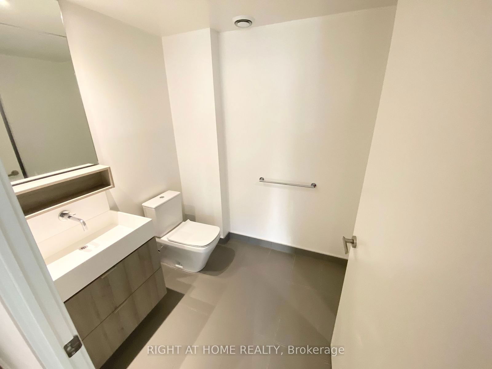 5 Soudan Ave, unit 2307 for rent - image #9