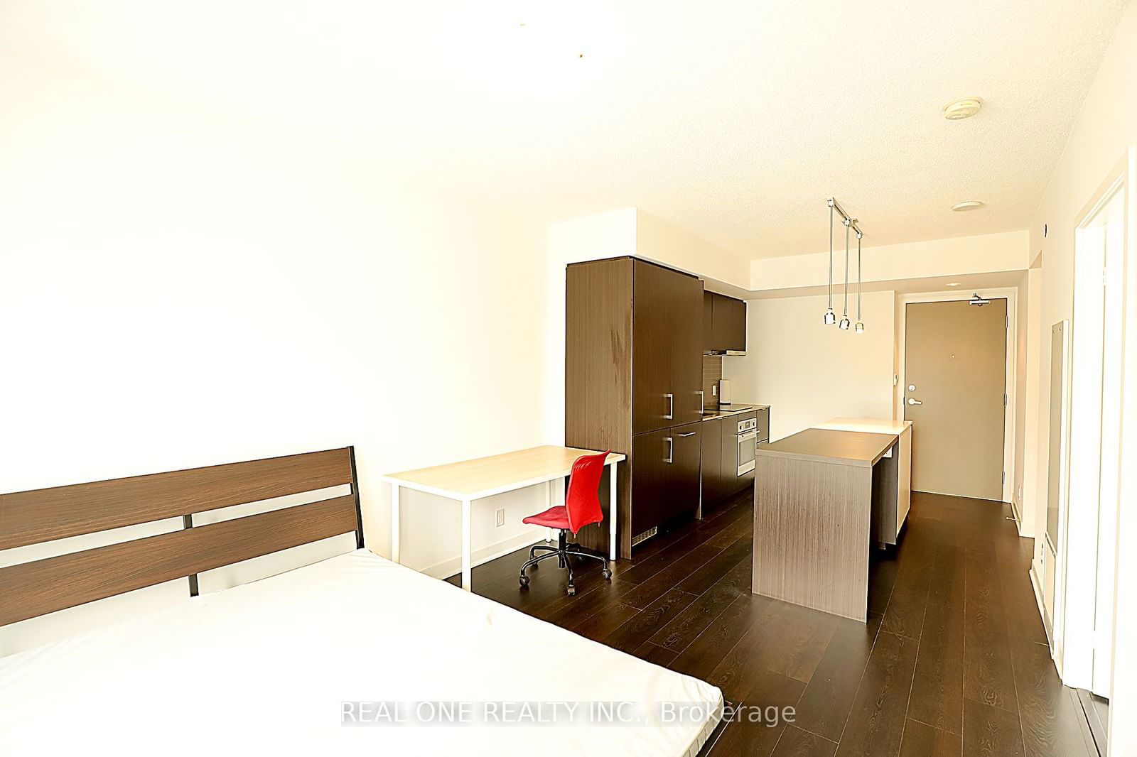 88 Harbour St, unit 2003 for rent - image #6