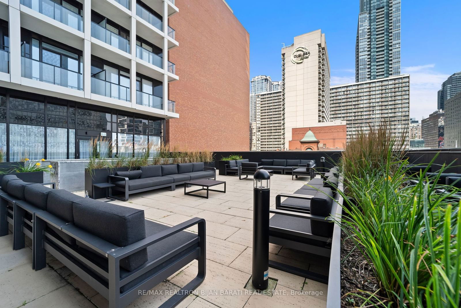 20 Edward St, unit 1608 for sale