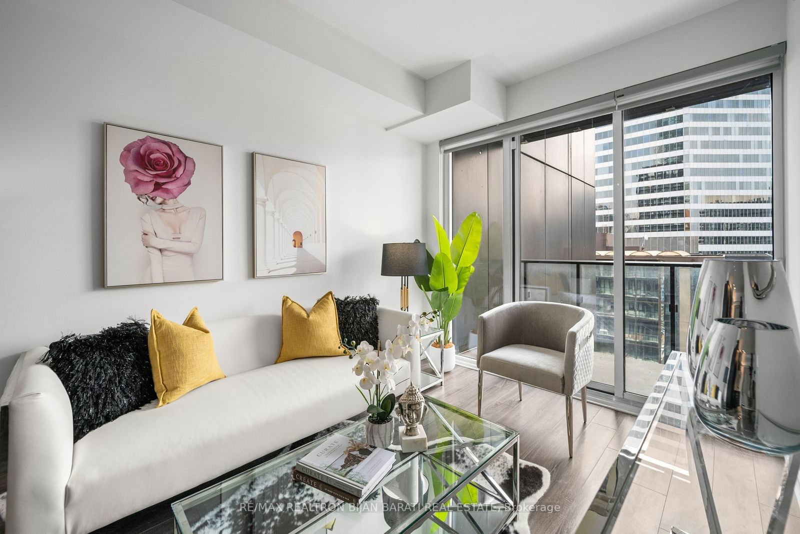 20 Edward St, unit 1608 for sale