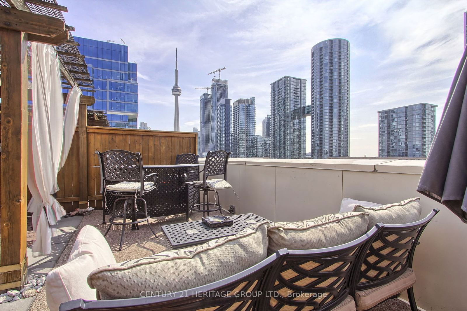 550 Front St W, unit PH6 for sale