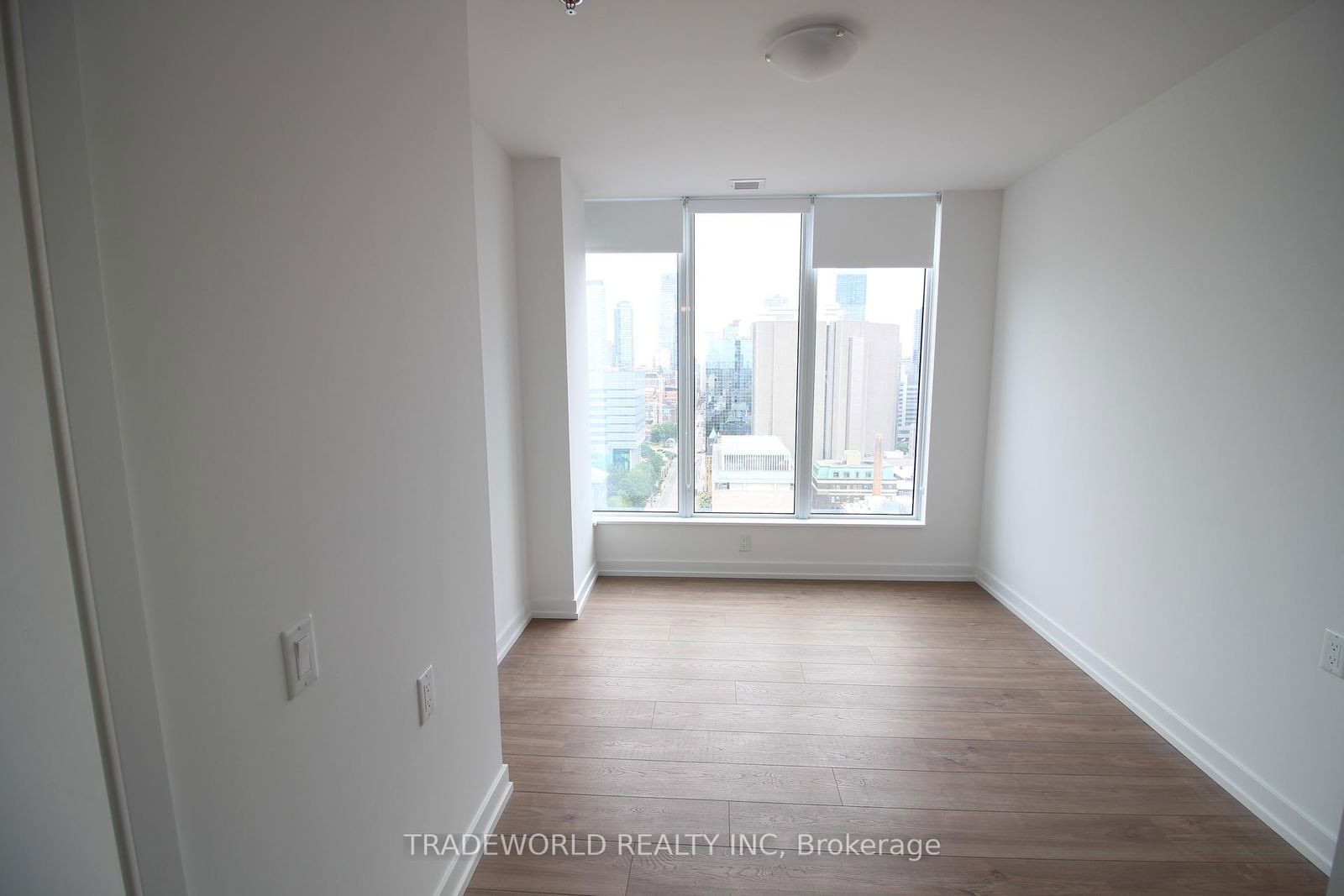 203 College St, unit 906 for rent - image #16