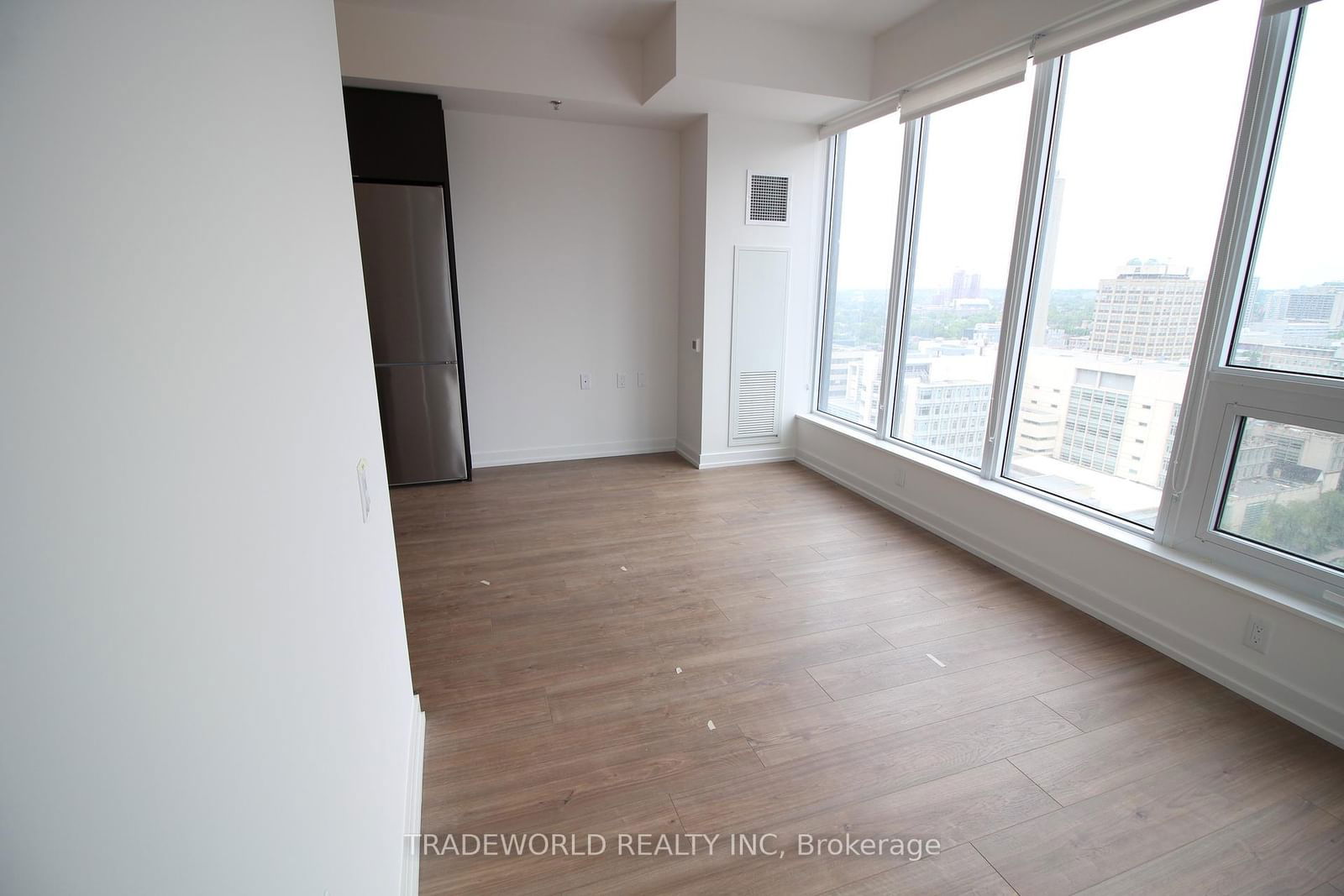 203 College St, unit 906 for rent - image #7