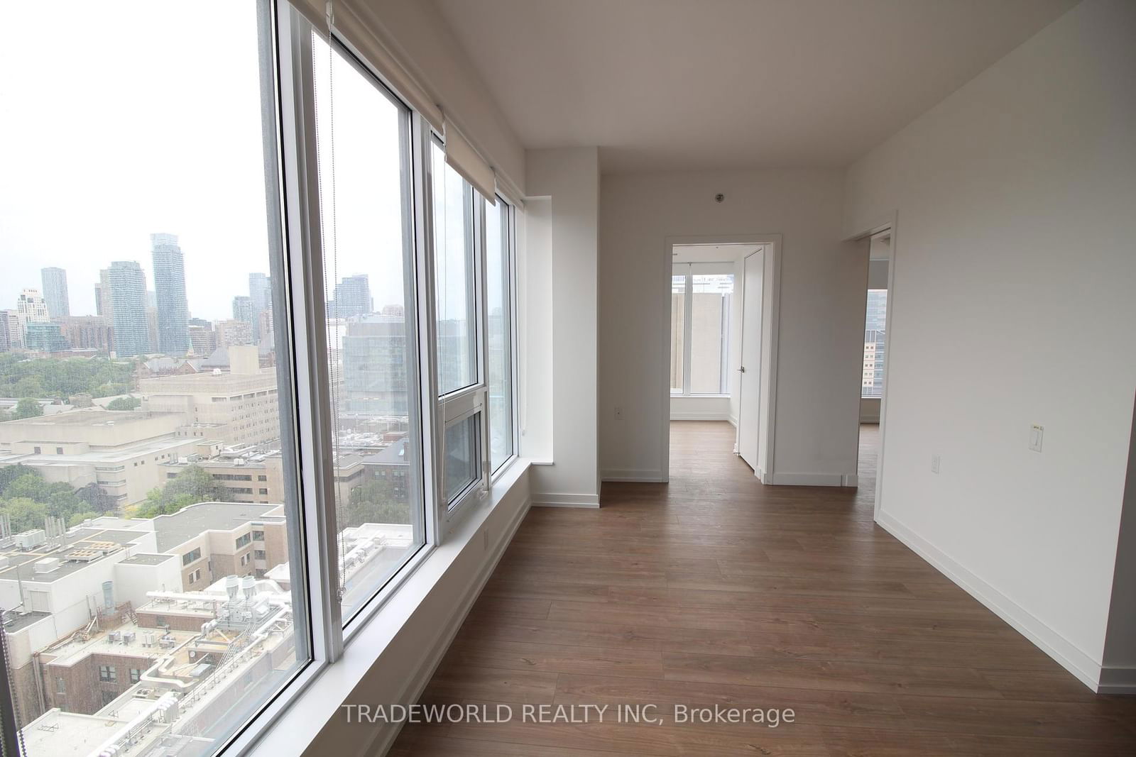 203 College St, unit 906 for rent - image #8