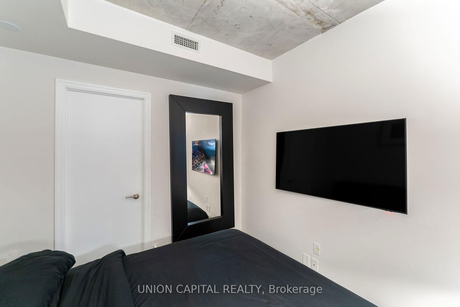 88 Blue Jays Way, unit 1204 for rent - image #24