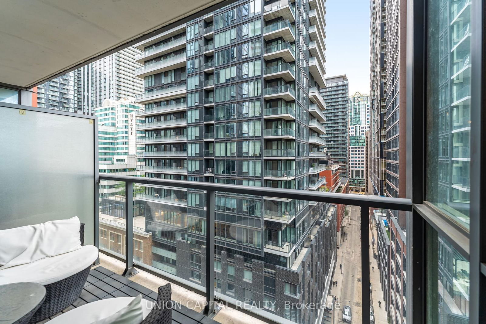 88 Blue Jays Way, unit 1204 for rent - image #31