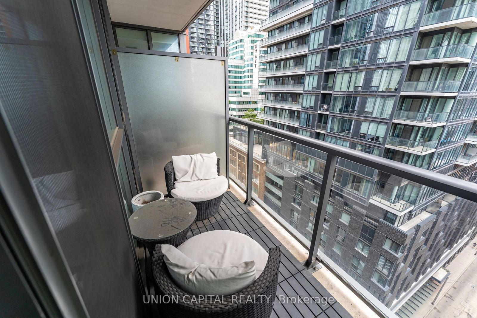 88 Blue Jays Way, unit 1204 for rent - image #32