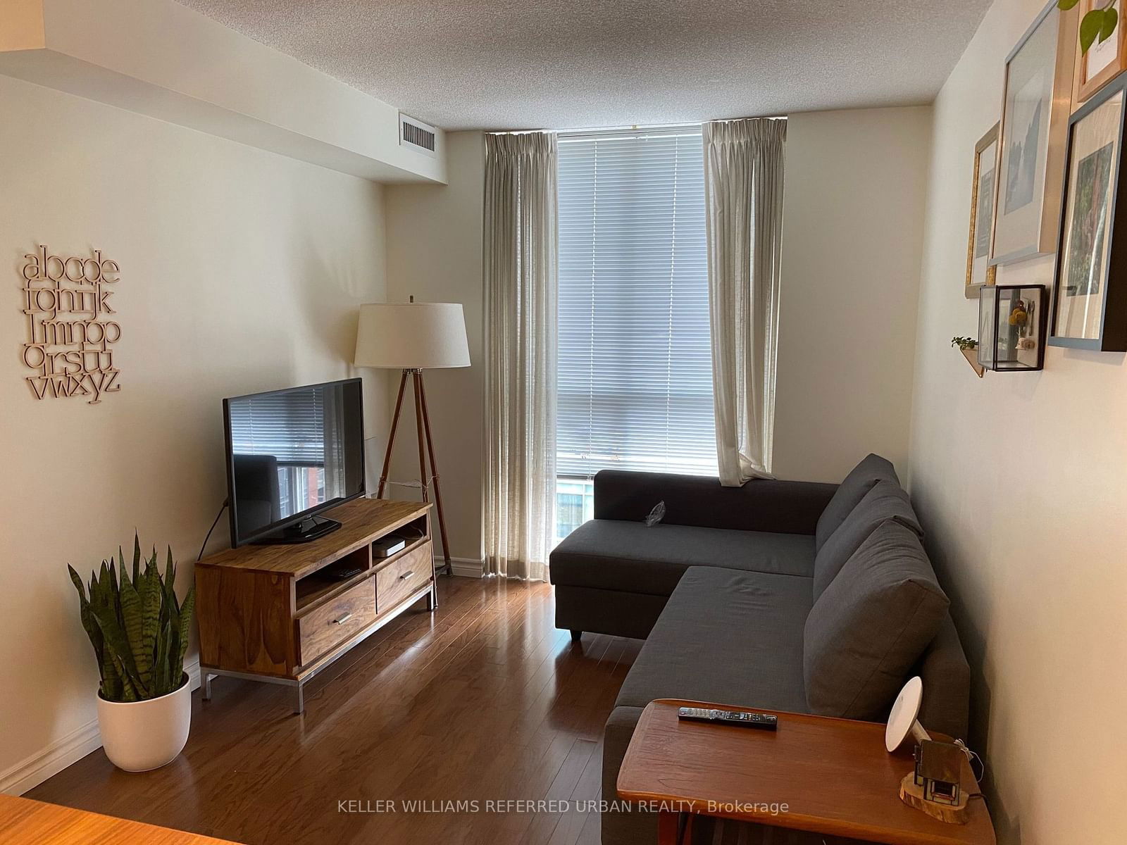 330 Adelaide St E, unit 902 for rent - image #6