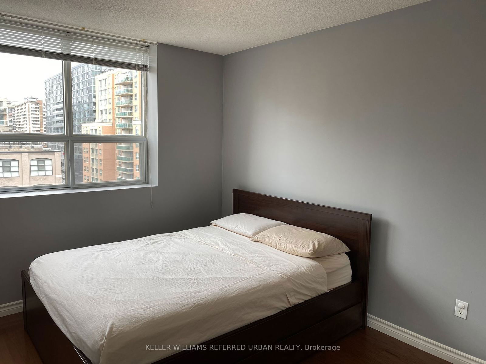 330 Adelaide St E, unit 902 for rent - image #9