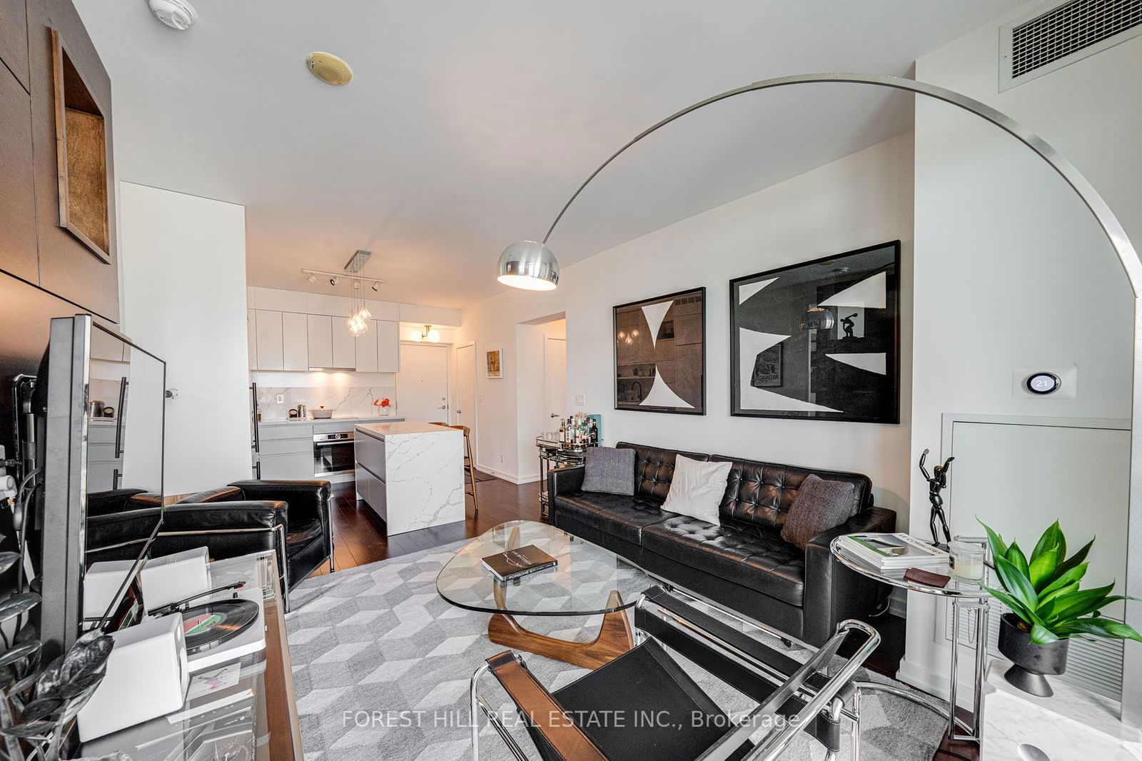 33 Lombard St, unit 2004 for sale - image #11