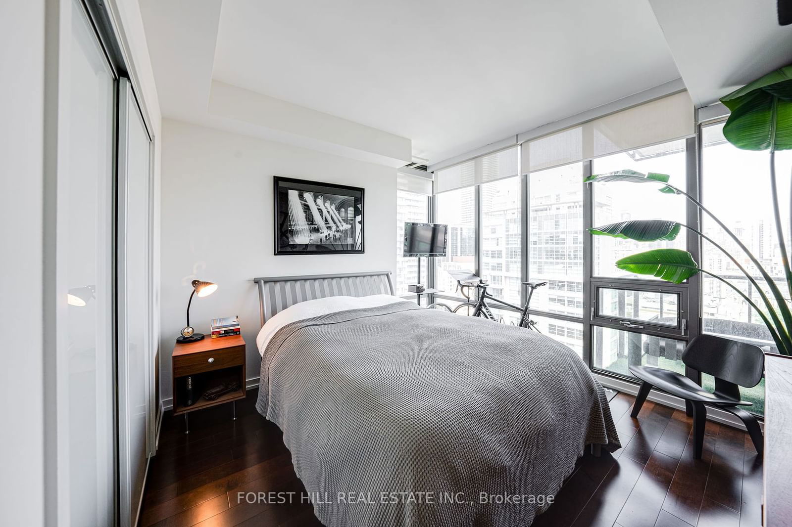 33 Lombard St, unit 2004 for sale - image #16