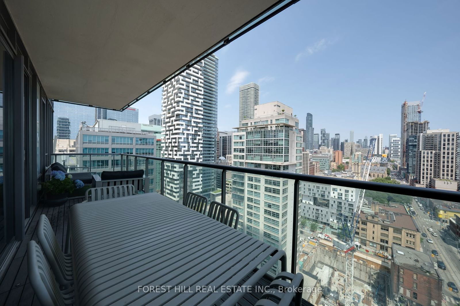 33 Lombard St, unit 2004 for sale - image #23