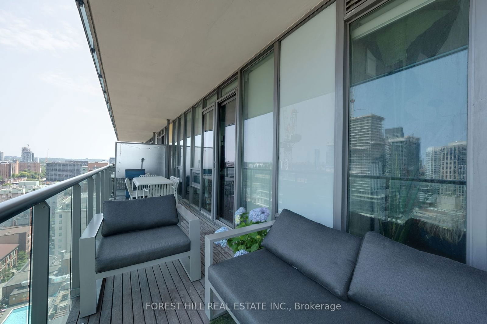 33 Lombard St, unit 2004 for sale - image #25