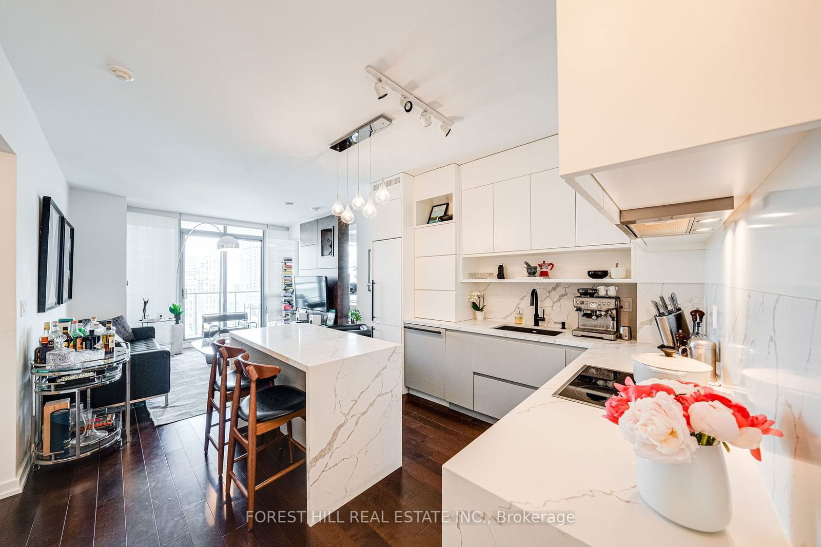 33 Lombard St, unit 2004 for sale - image #8