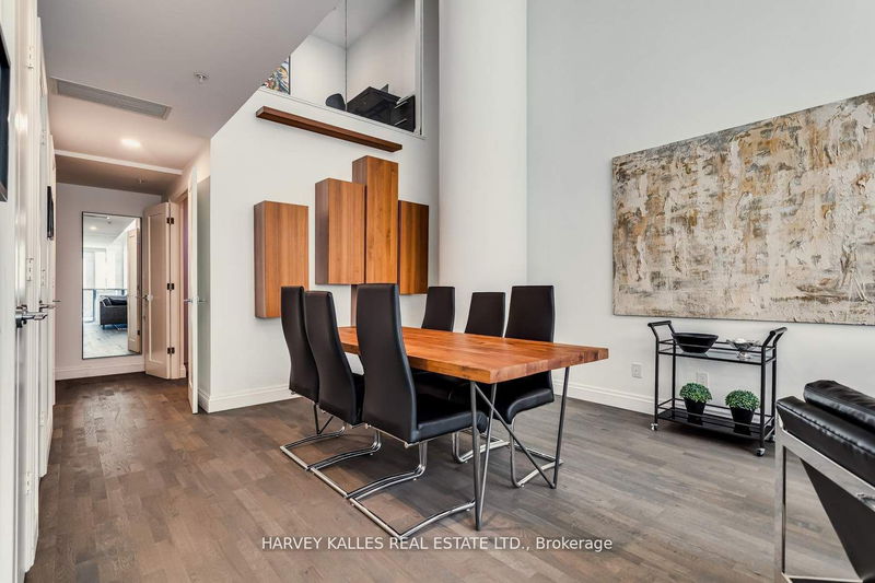 101 Charles St E, unit 801 for sale - image #1