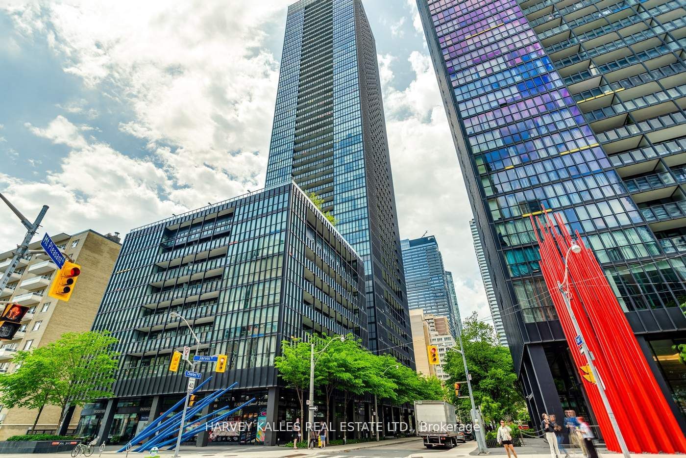 101 Charles St E, unit 801 for sale