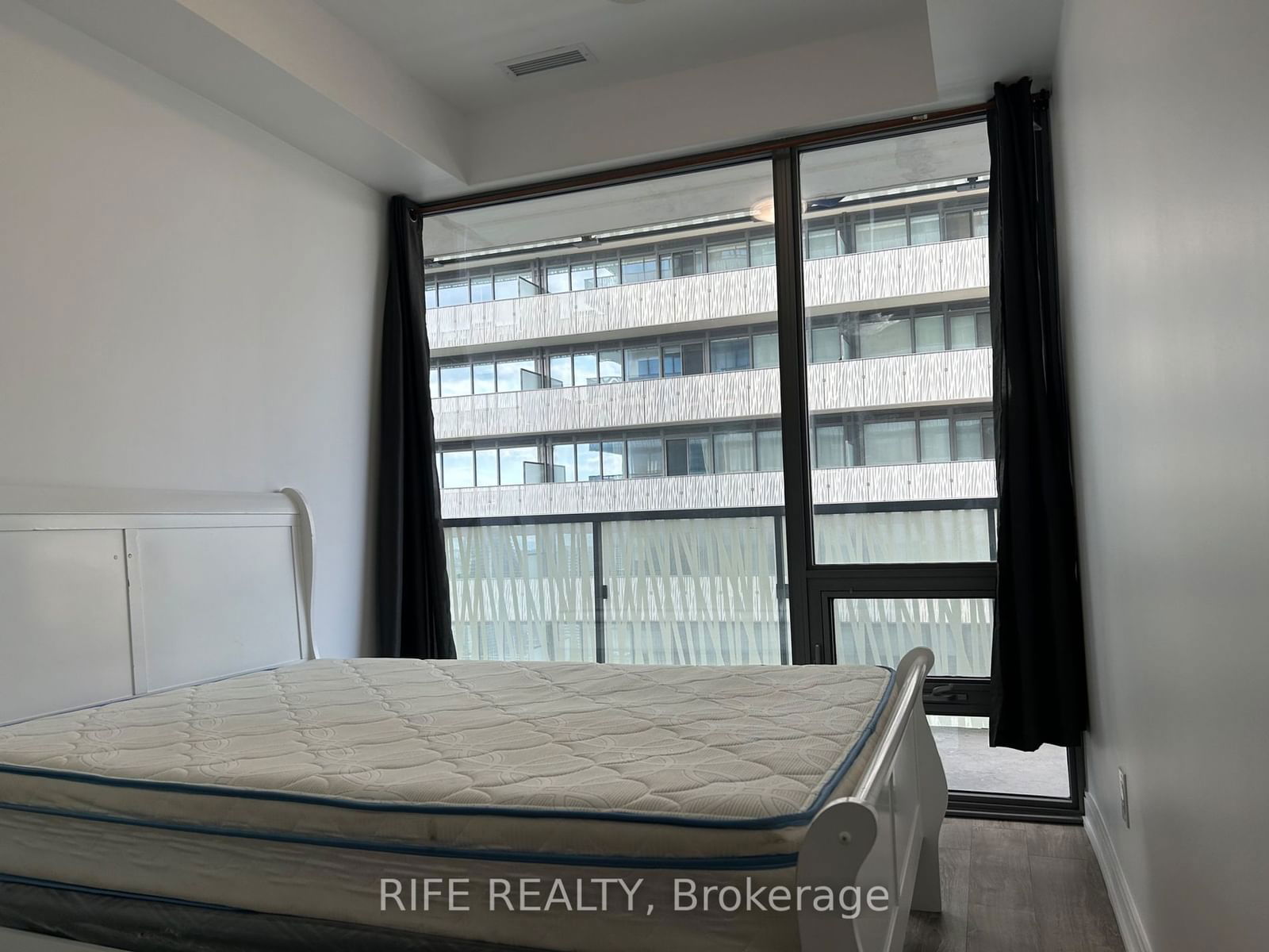 50 Charles St E, unit 3407 for rent