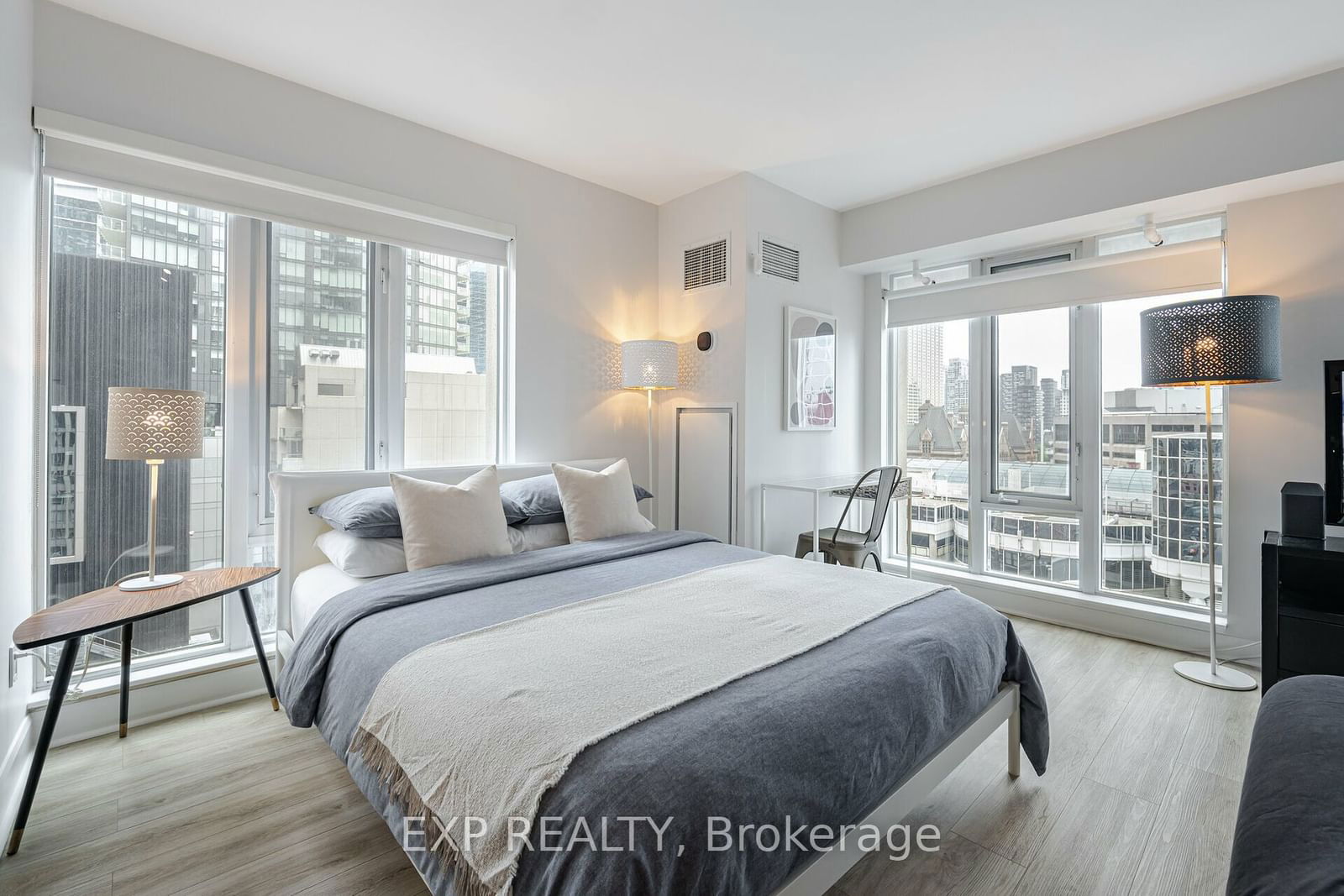 200 Victoria St, unit 1301 for sale - image #1