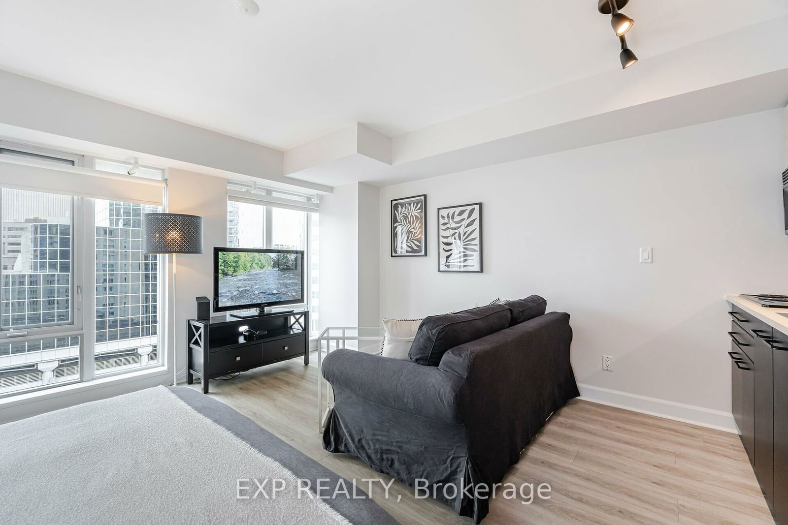 200 Victoria St, unit 1301 for sale - image #7