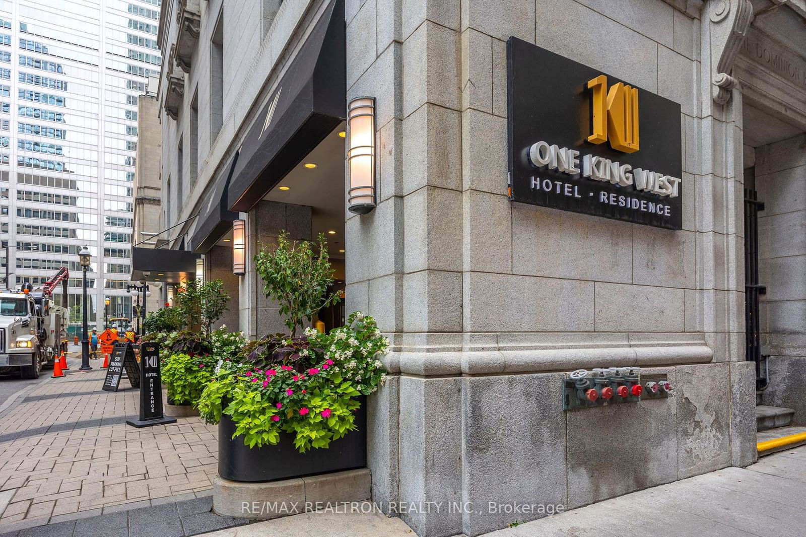 1 King St W, unit 2503 for sale - image #1