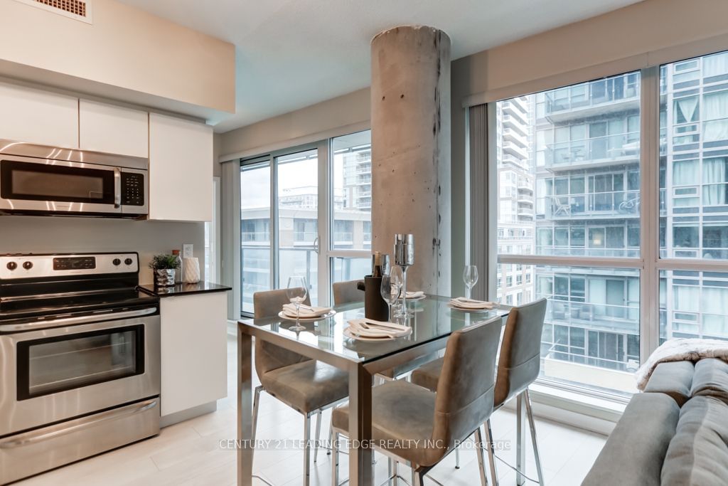 150 East Liberty St, unit 604 for sale - image #12