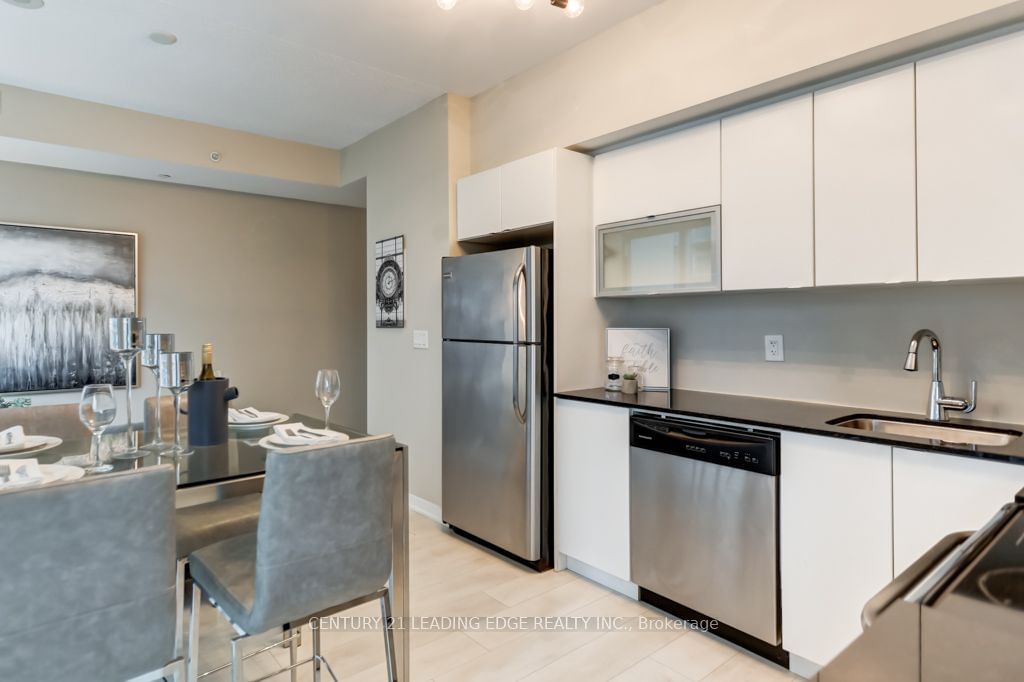 150 East Liberty St, unit 604 for sale - image #15