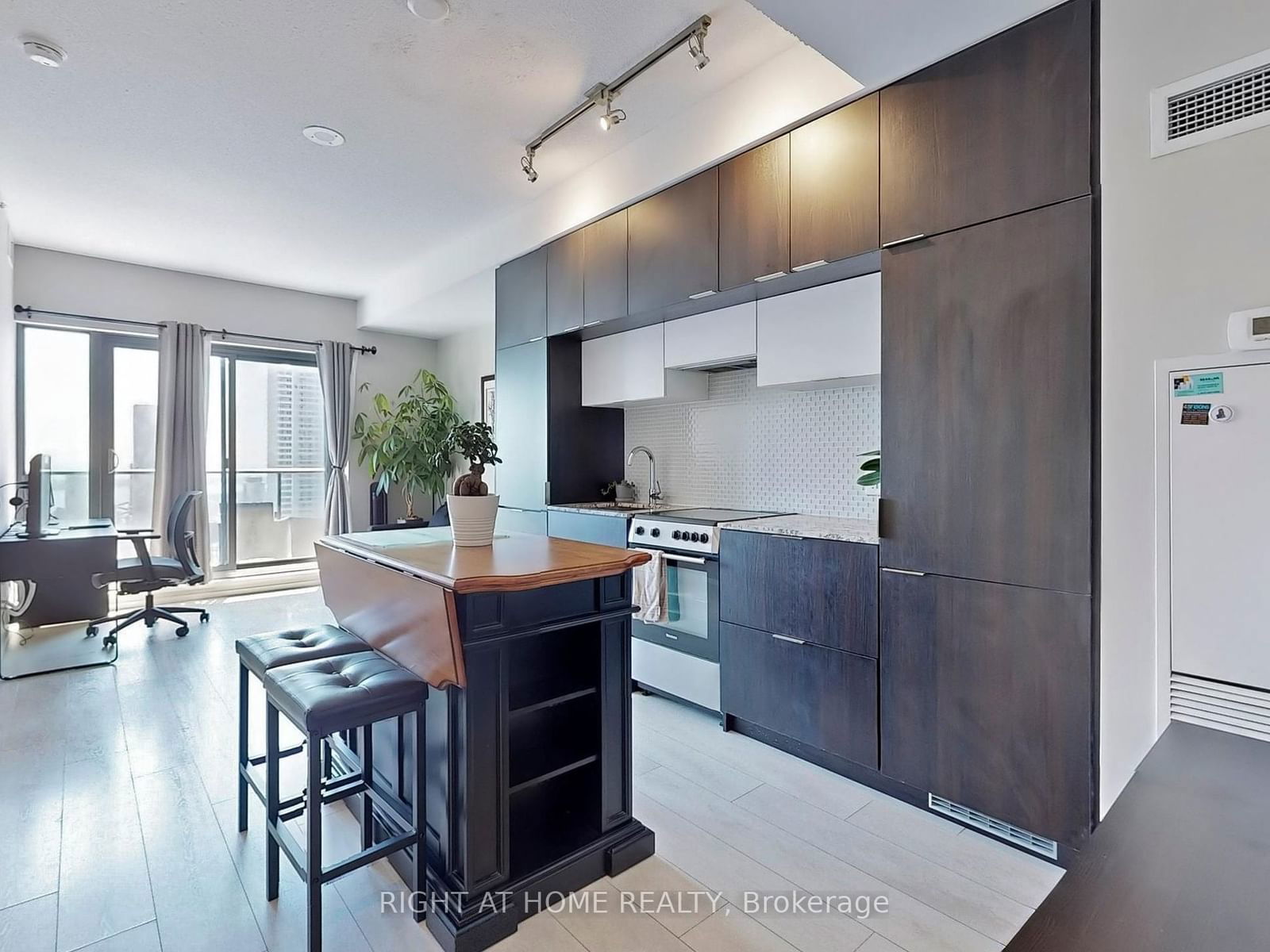 159 Dundas St E, unit 3803 for rent - image #8