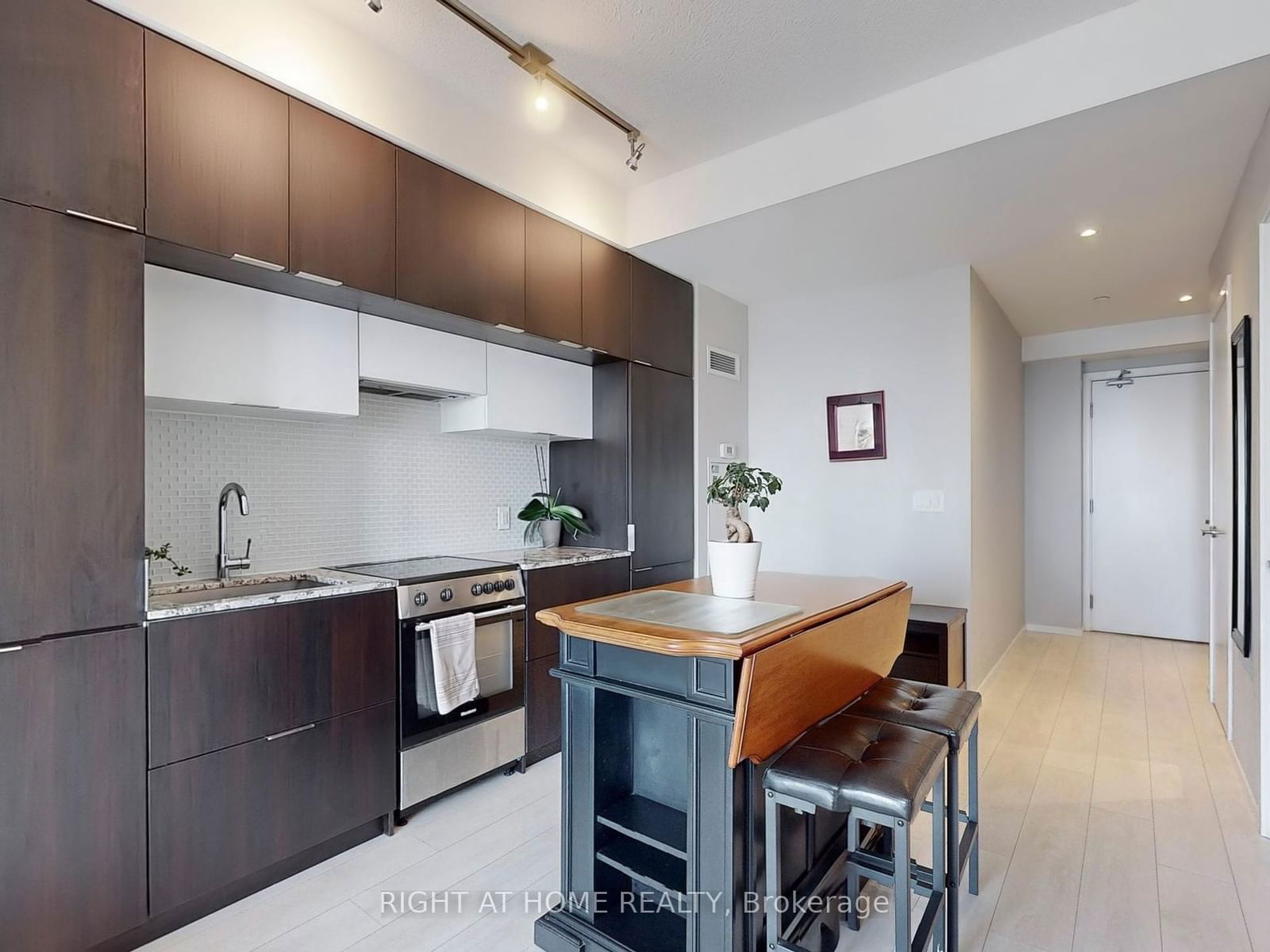 159 Dundas St E, unit 3803 for rent - image #9