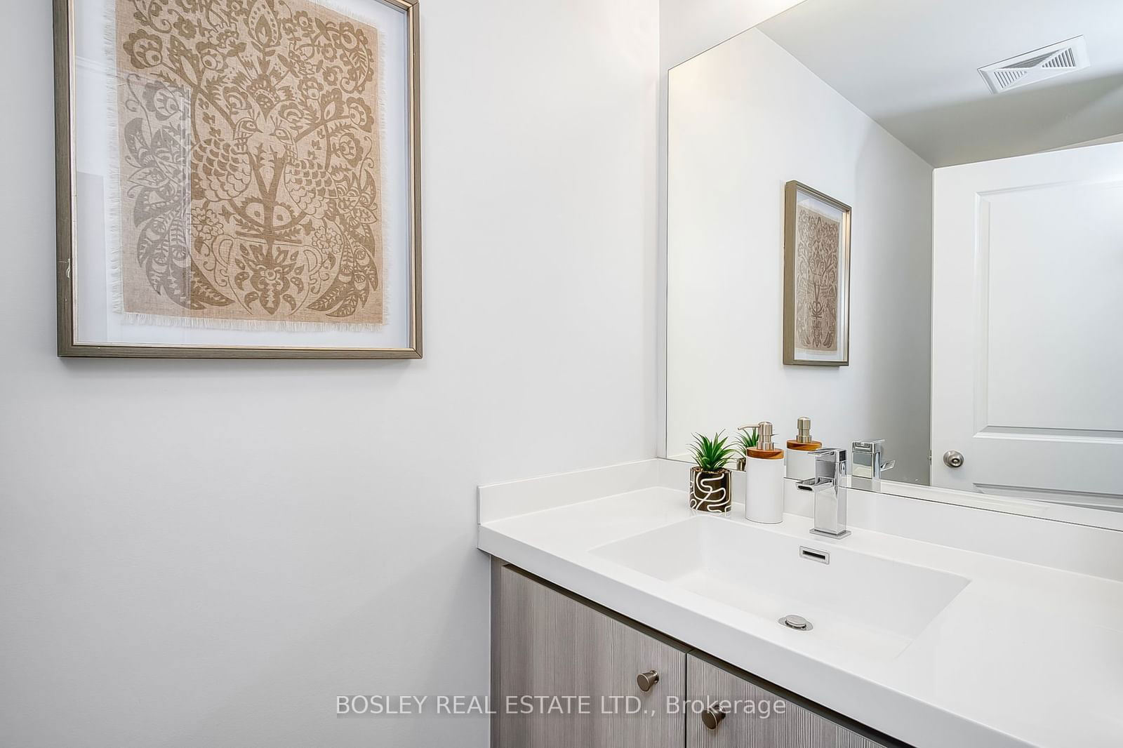 105 George St, unit 1904 for sale - image #17