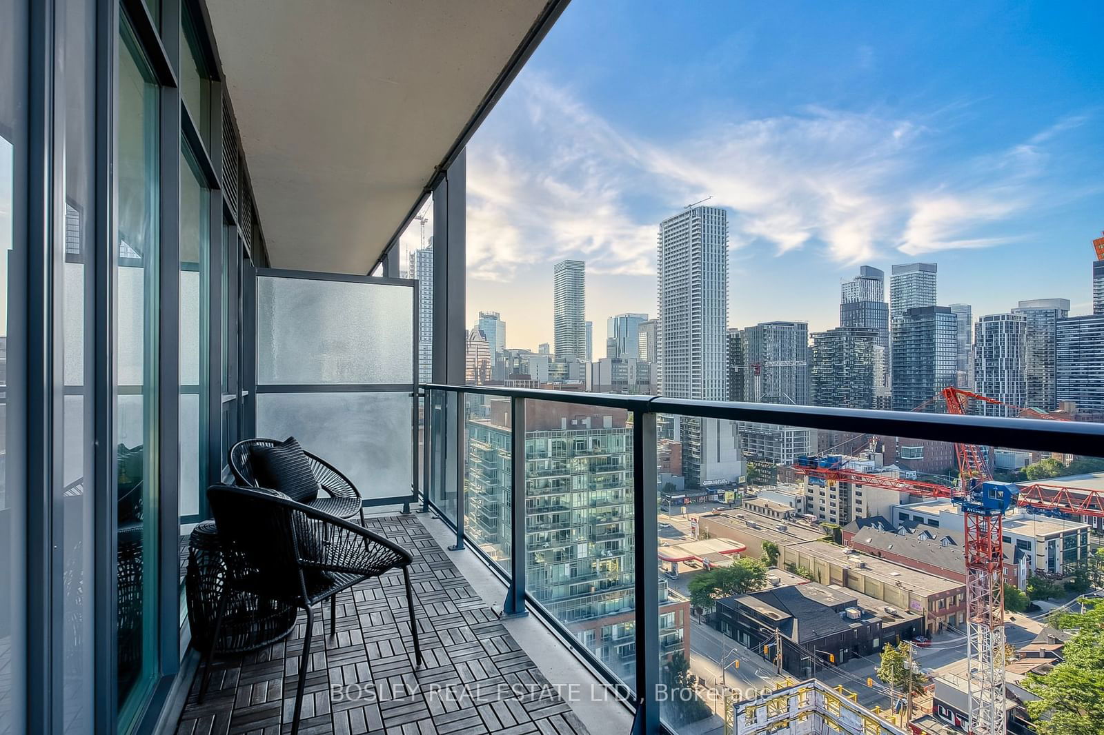 105 George St, unit 1904 for sale