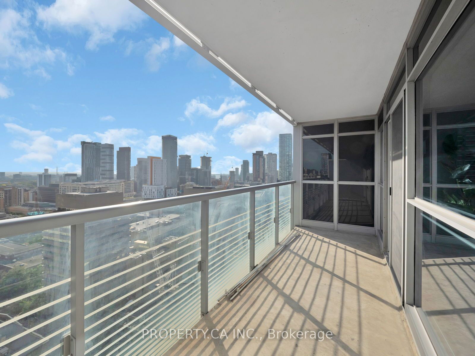 386 Yonge St, unit 2105 for sale - image #19