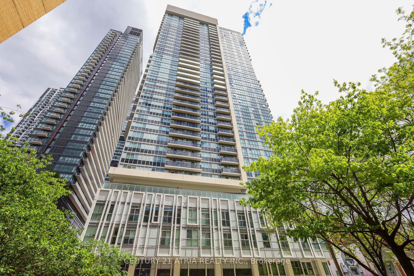 77 Mutual St, unit 2105 for rent - image #2