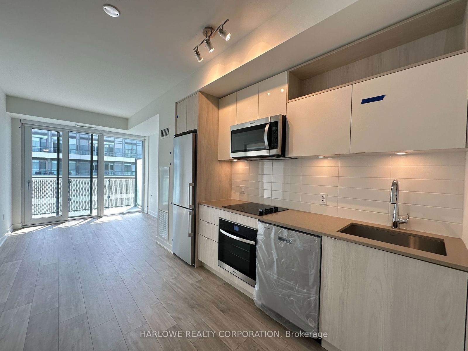 135 Lower Sherbourne St, unit LPH2923 for rent - image #2