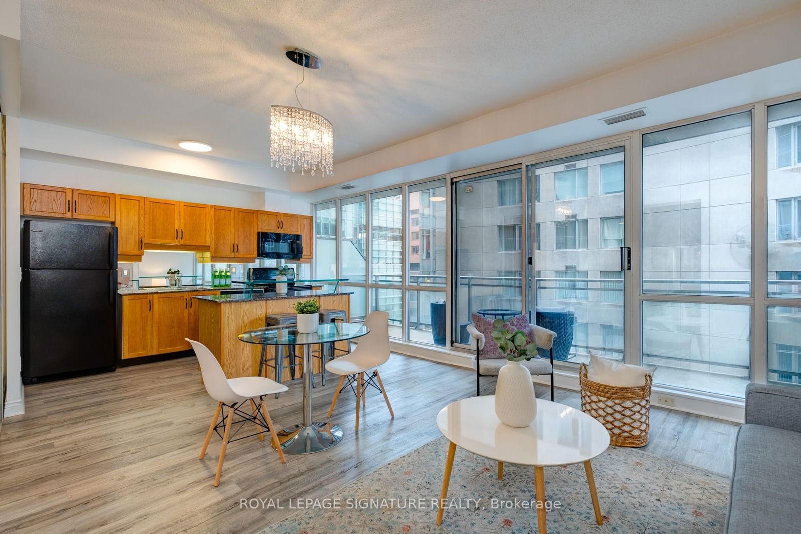 220 Victoria St, unit 806 for sale - image #11