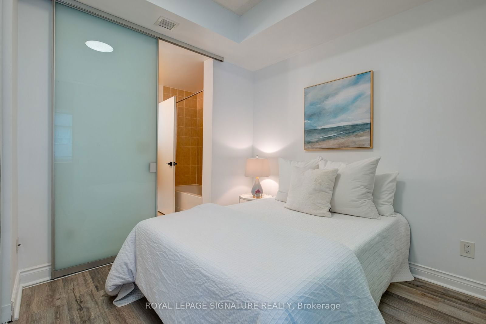 220 Victoria St, unit 806 for sale - image #21