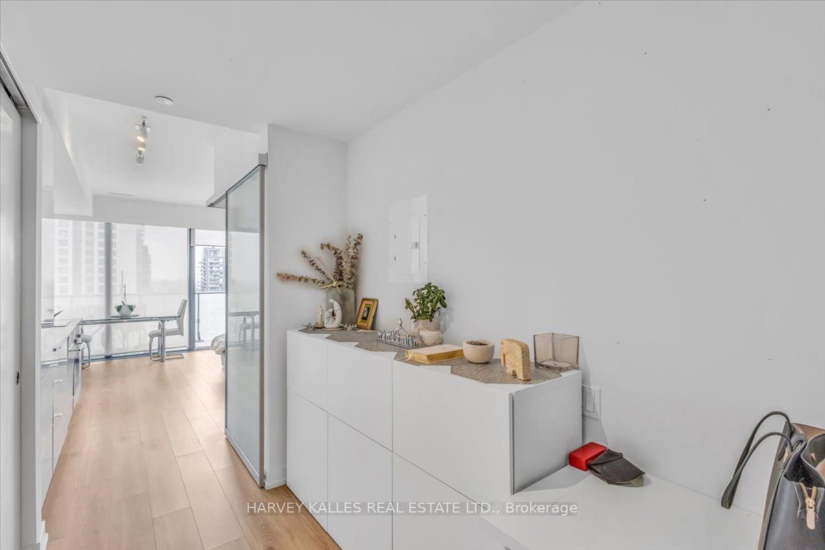 161 Roehampton Ave, unit 3301 for sale - image #5