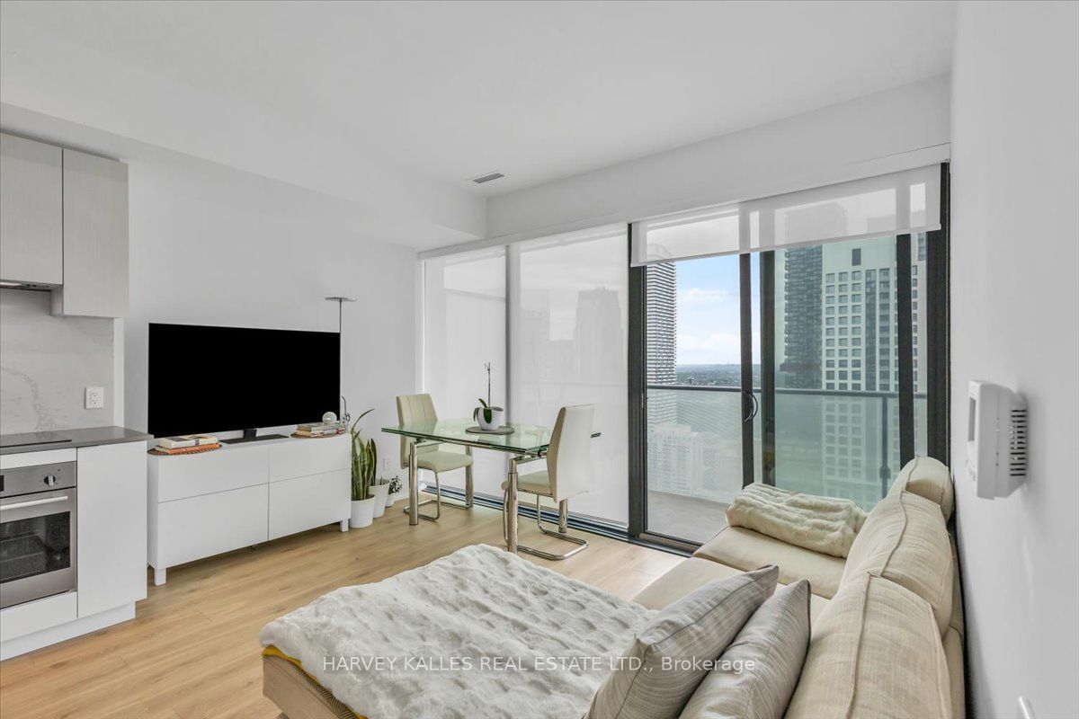 161 Roehampton Ave, unit 3301 for sale - image #9