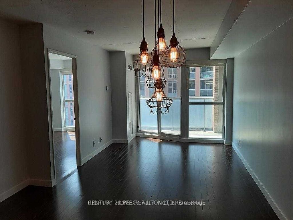 1005 King St W, unit 402 for rent - image #13