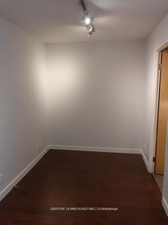 1005 King St W, unit 402 for rent - image #14