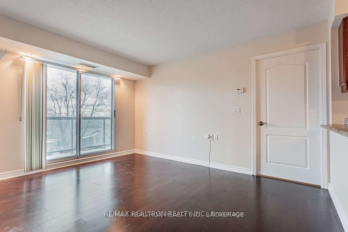 935 Sheppard Ave W, unit 304 for rent